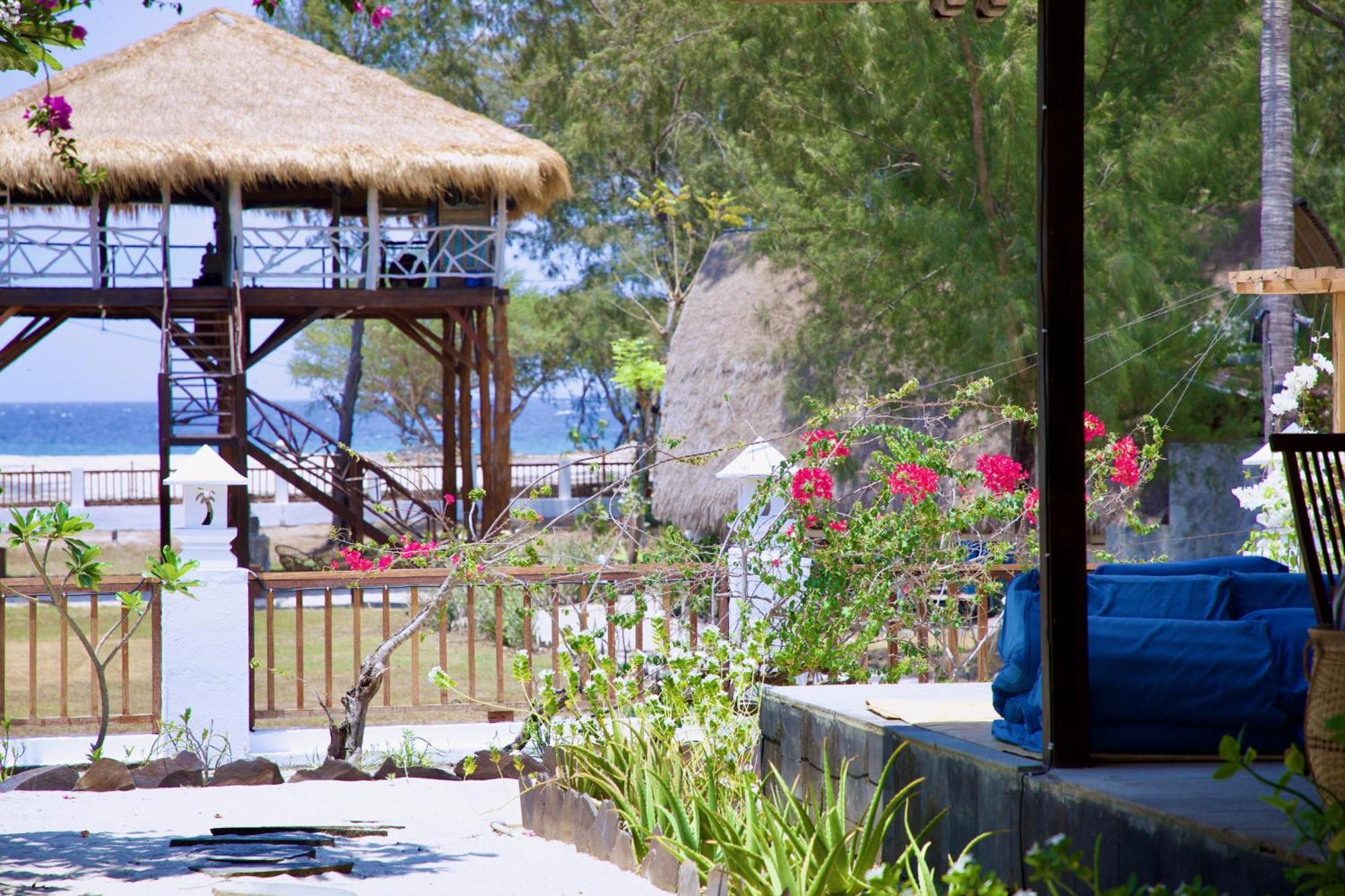 Villa Sunset Beach Джили Трауанган Екстериор снимка