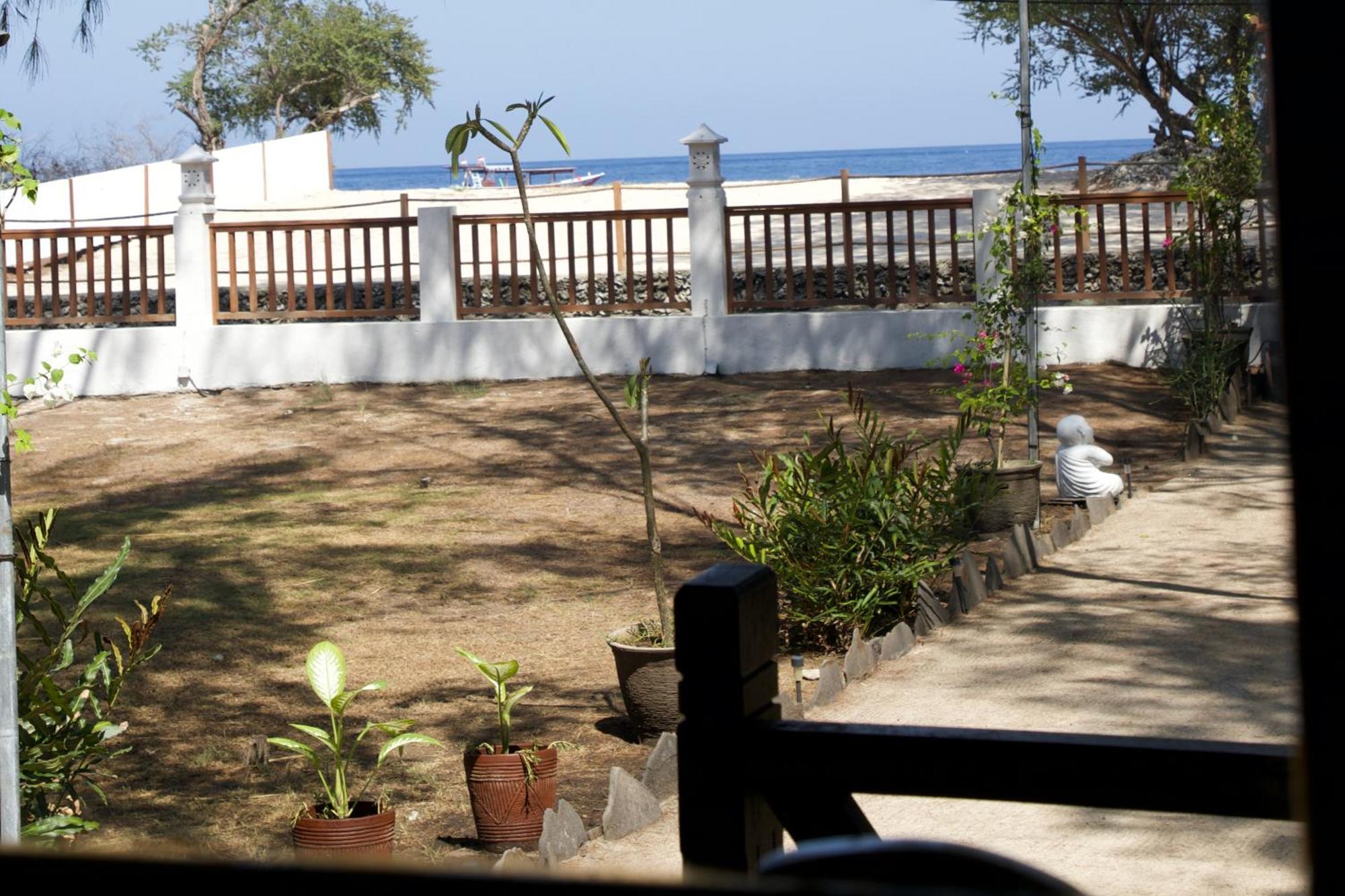 Villa Sunset Beach Джили Трауанган Екстериор снимка