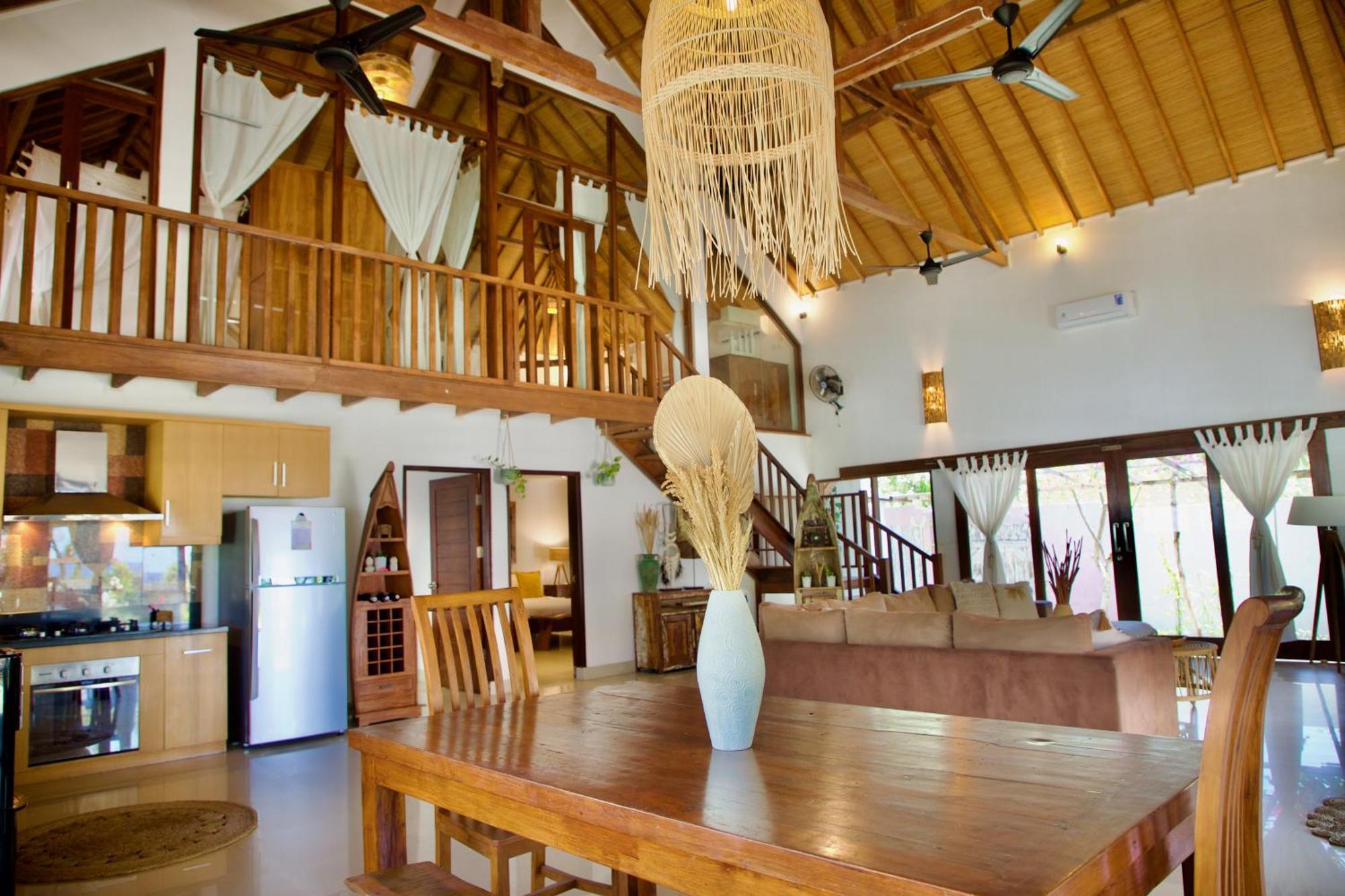 Villa Sunset Beach Джили Трауанган Екстериор снимка