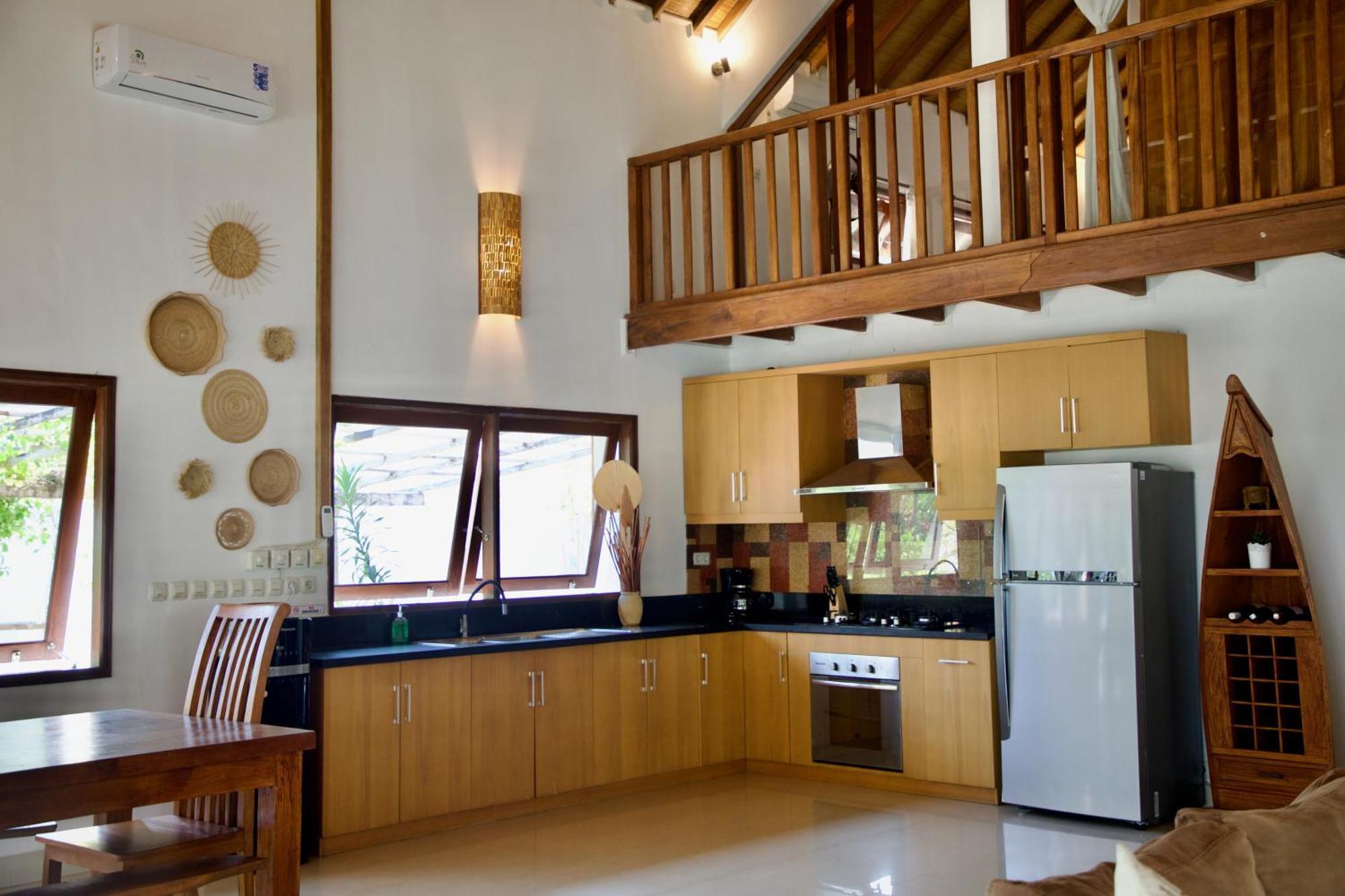 Villa Sunset Beach Джили Трауанган Екстериор снимка